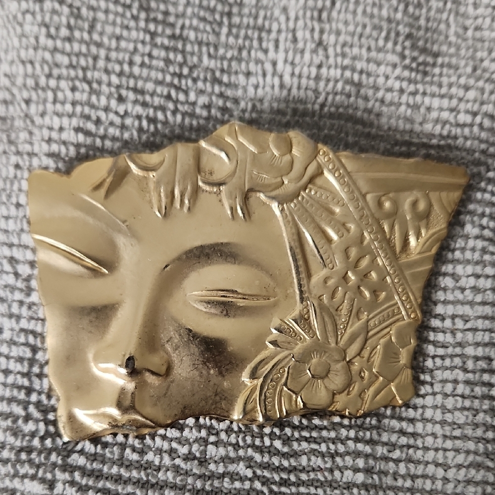 Vintage JJ Gold-tone Face Floral Brooch